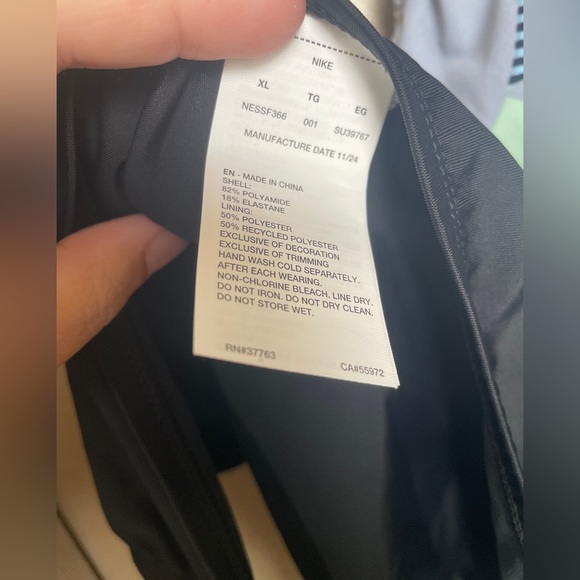 Nike 2 piece Swim suit - Picture 7 of 12